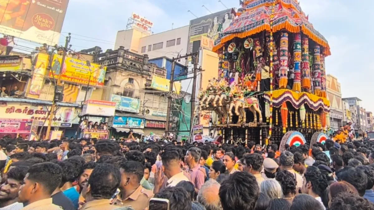 மதுர குலுங்க குலுங்க...களைகட்டிய மதுரை சித்திரை திருவிழா!