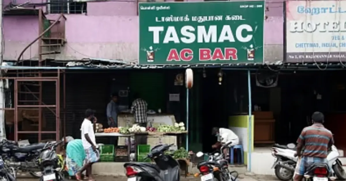 21 வயதுக்குட்பட்டோருக்கு மது விற்றால் கடும் நடவடிக்கை -  டாஸ்மாக் நிர்வாகம் எச்சரிக்கை